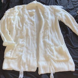 Long white cardigan with fringe